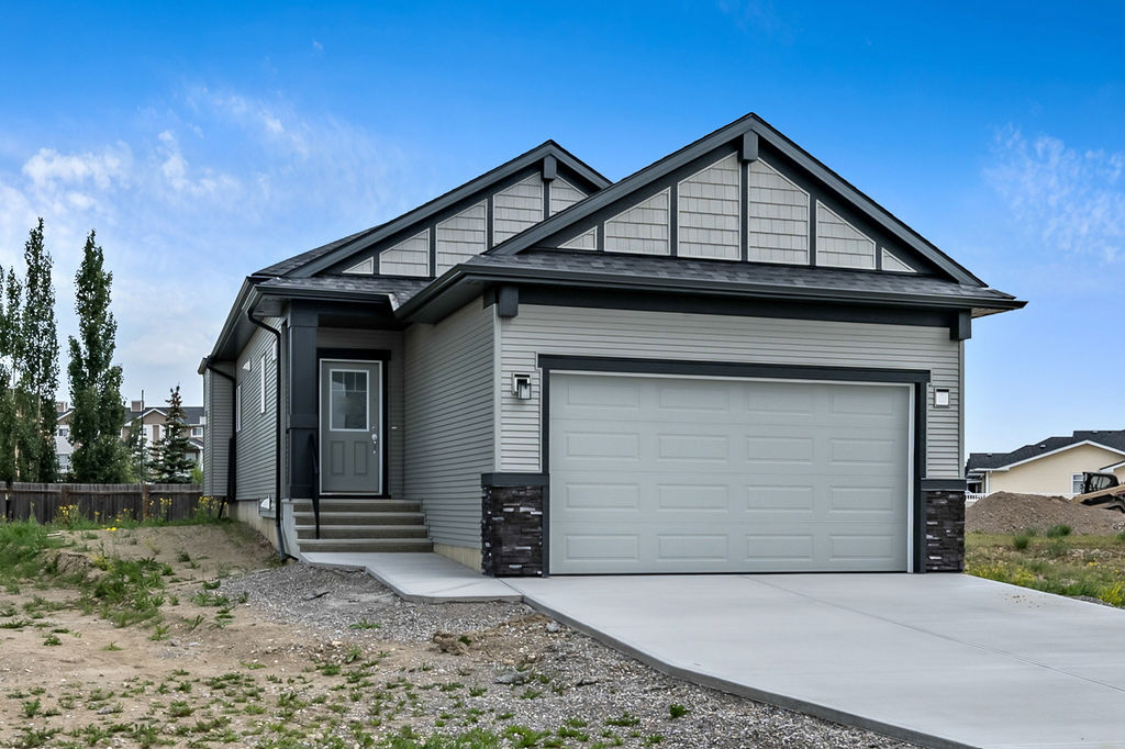 933 Hampshire Crescent NE, High River, AB, T1S 0E5 Canada