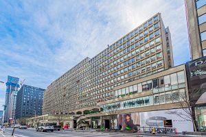 1104- 131 Bloor Street West, Toronto, ON, M5S 1R1 Canada