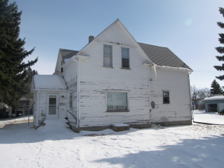 717 East St, Bottineau, ND, 58318