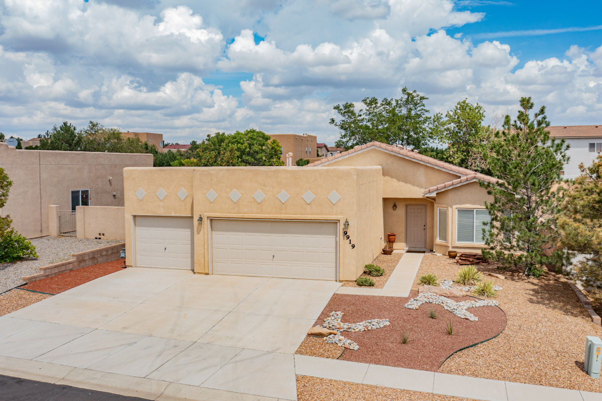 9919 Rio Fonda Ave SW, Albuquerque, NM, 87121 United States
